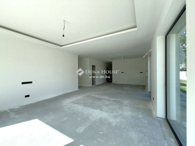 Eladó családi ház, Szigetszentmiklóson 149 M Ft, 4 szobás