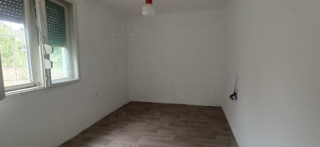 Eladó nyaraló, Zalakaroson 27 M Ft, 1+2 szobás