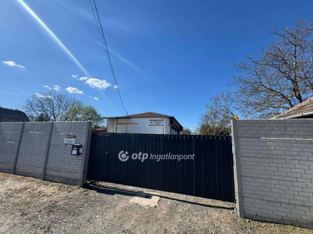 Eladó üzlethelyiség, Farmoson 99 M Ft, 5+5 szobás