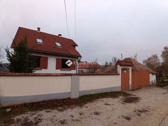 Eladó családi ház, Epölön 72.9 M Ft, 4 szobás