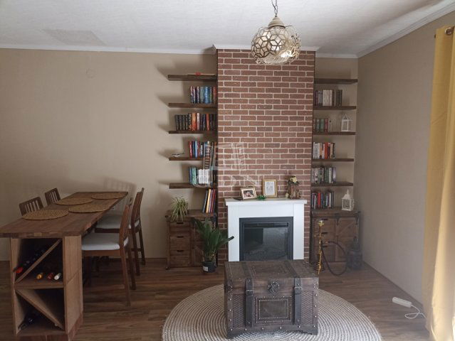 Eladó téglalakás, Budapesten, XIV. kerületben, Bosnyák téren