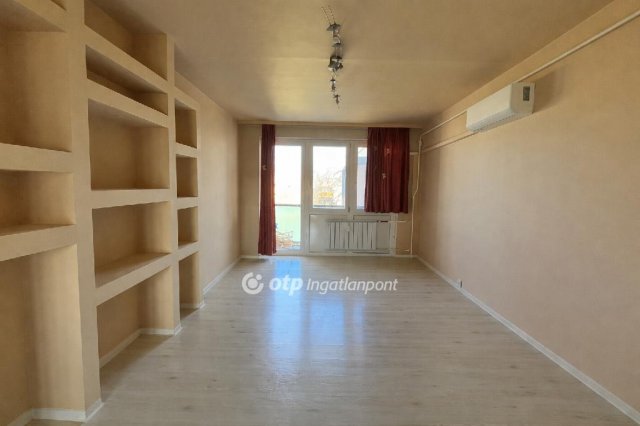 Eladó panellakás, Győrött 54 M Ft, 2 szobás