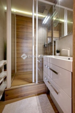 Eladó panellakás, Budaörsön 108 M Ft, 2+1 szobás