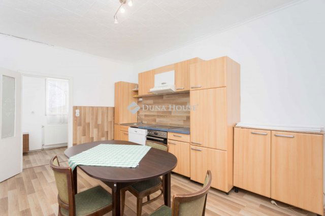 Eladó családi ház, Bezenyén 84.9 M Ft, 4 szobás