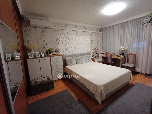 Eladó panellakás, Nyíregyházán 40.9 M Ft, 2 szobás