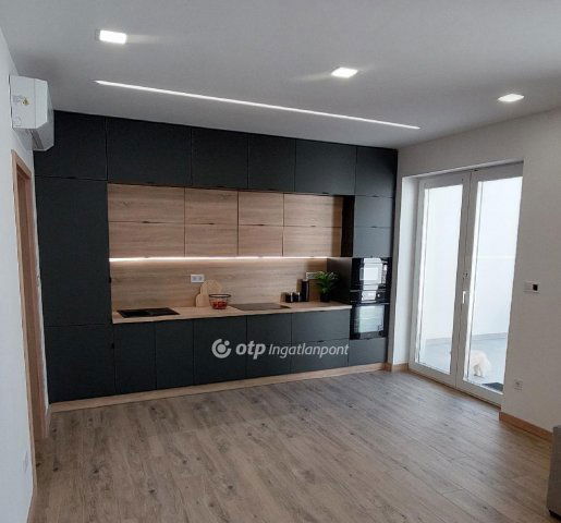 Eladó ikerház, Egerben 109 M Ft, 1+3 szobás