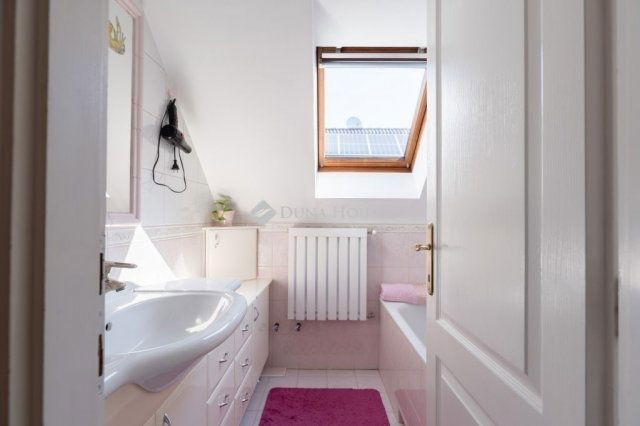 Eladó családi ház, Halásztelken 224.5 M Ft, 6 szobás