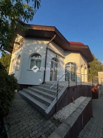 Eladó családi ház, Budapesten, XVIII. kerületben 174 M Ft