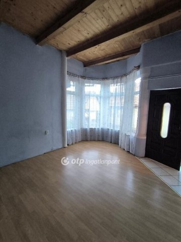 Eladó családi ház, Kazáron 14.9 M Ft, 3 szobás