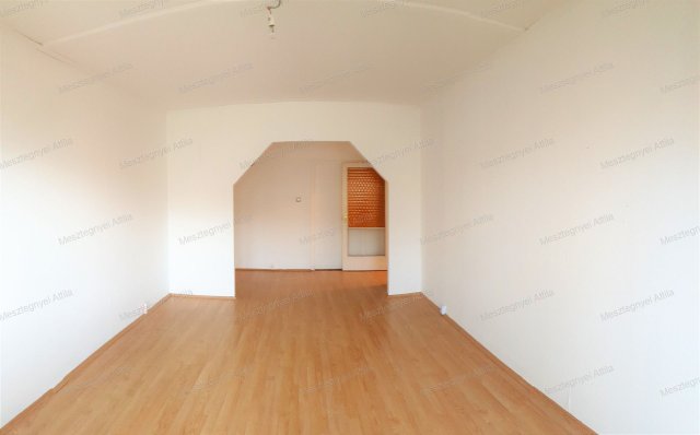 Eladó panellakás, Sopronban 47.9 M Ft, 2 szobás