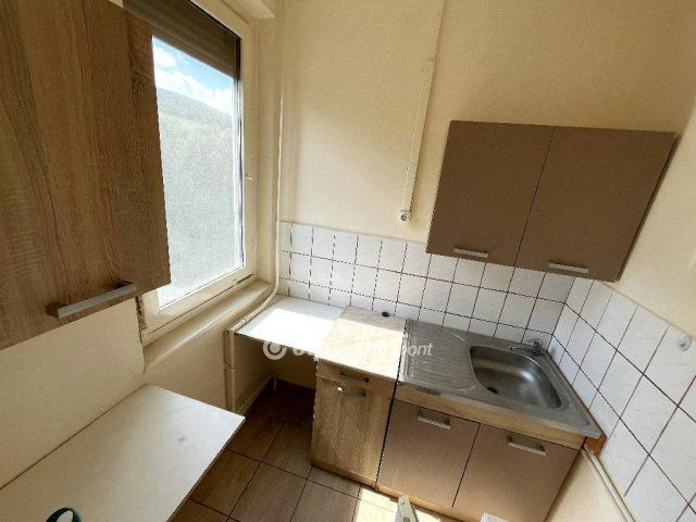 Eladó panellakás, Salgótarjánban 6.2 M Ft, 1 szobás