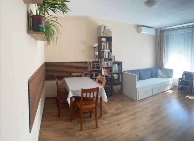 Eladó panellakás, Balatonalmádiban 56.5 M Ft, 2 szobás