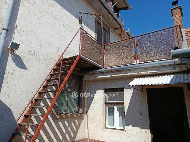 Eladó családi ház, Békéscsabán 54.9 M Ft, 3+1 szobás