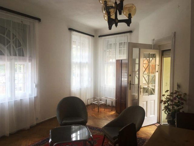 Kiadó téglalakás, albérlet, Pécsett, Búza téren 150 E Ft / hó