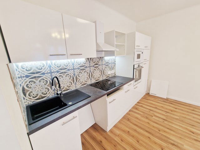 Eladó téglalakás, Budapesten, XXI. kerületben, Erdősor utcában