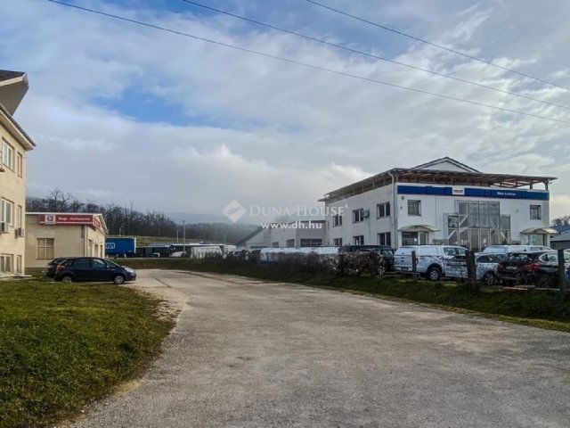 Eladó iroda, Vértesszőlősön 425 M Ft / költözzbe.hu