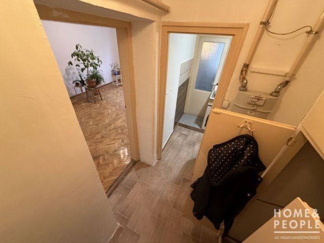 Eladó téglalakás, Szegeden 29.7 M Ft, 1 szobás
