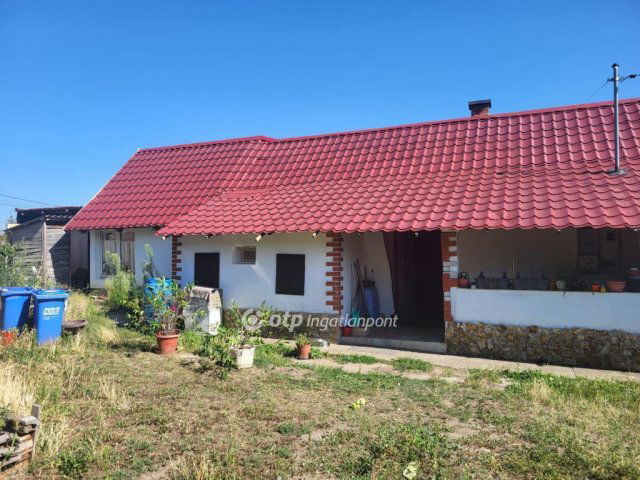 Eladó családi ház, Jászfényszarun 17.2 M Ft, 2 szobás