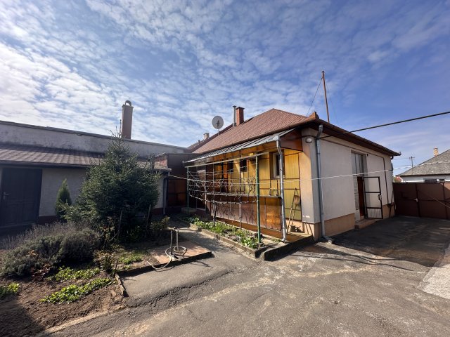 Eladó ikerház, Nyíregyházán 53.9 M Ft, 2+2 szobás