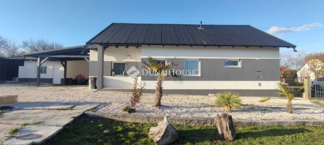 Eladó családi ház, Bodajkon, Rákóczi Ferenc utcában 67 M Ft