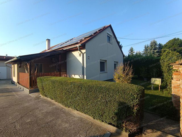 Eladó családi ház, Bezenyén 84.9 M Ft, 4+1 szobás