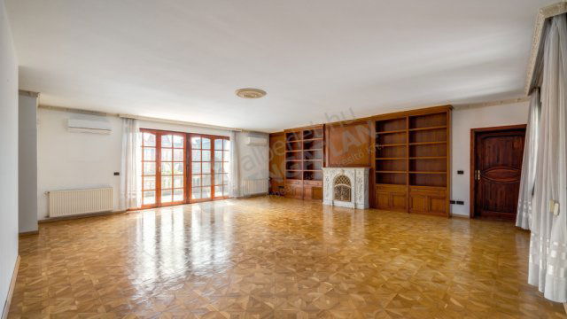 Kiadó családi ház, albérlet, II. kerületben, Áldás utcában