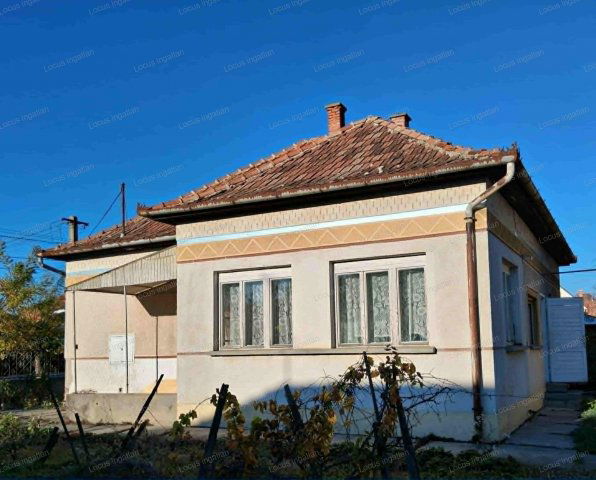 Eladó családi ház, Törökszentmiklóson 25.9 M Ft, 2 szobás