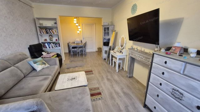 Eladó panellakás, Győrött 54.9 M Ft, 2 szobás