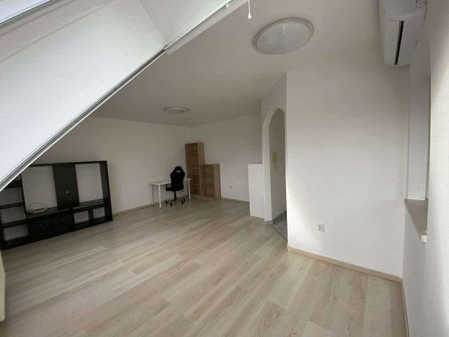 Kiadó téglalakás, albérlet, Győrött 180 E Ft / hó, 2 szobás