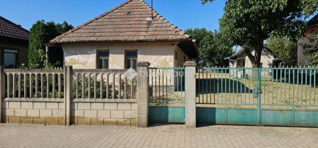 Eladó családi ház, Tápiószecsőn 23.9 M Ft, 2 szobás