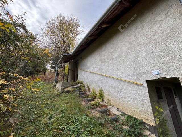 Eladó családi ház, Egerváron 2.9 M Ft, 1 szobás