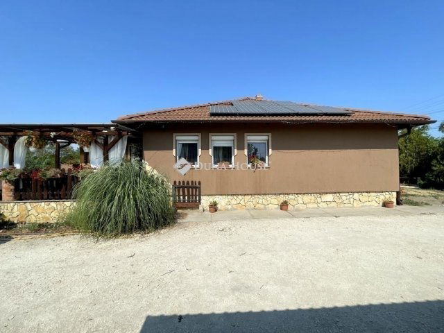 Eladó családi ház, Kecskeméten 119 M Ft, 6 szobás