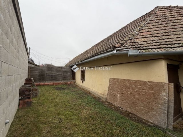 Eladó családi ház, Sülysápon 37 M Ft, 2 szobás