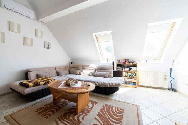 Eladó téglalakás, Kecskeméten 95 M Ft, 3+1 szobás