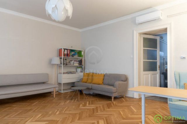 Eladó téglalakás, Budapesten, V. kerületben, Ferenciek terén