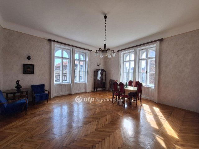 Eladó téglalakás, Budapesten, VIII. kerületben 124 M Ft