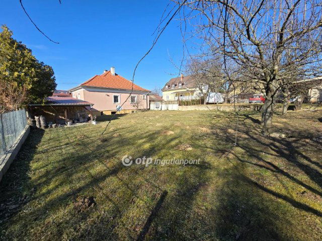 Eladó családi ház, Veszprémben 85.8 M Ft, 3+2 szobás