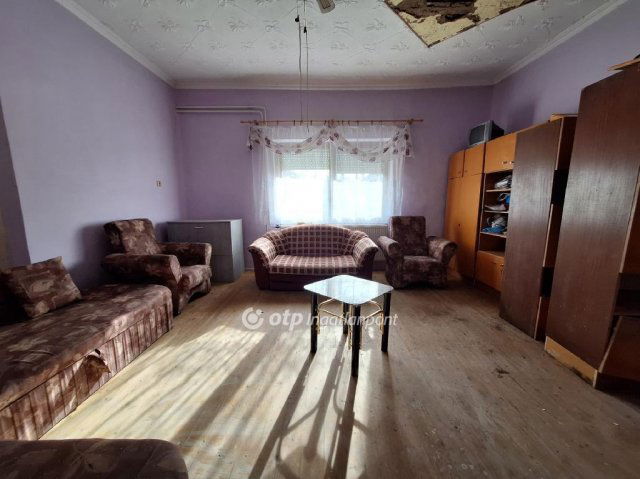 Eladó családi ház, Füzesgyarmaton 23.5 M Ft, 2+1 szobás