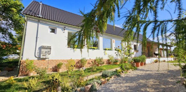 Eladó családi ház, Baksán 61.99 M Ft, 3 szobás