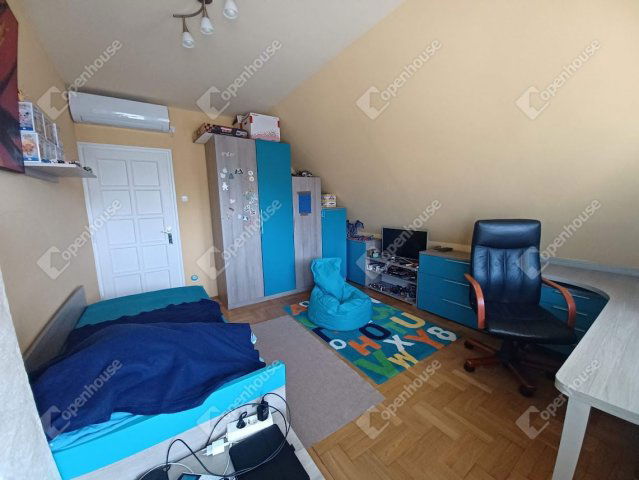 Eladó családi ház, Debrecenben 175 M Ft, 5 szobás