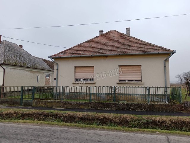 Eladó családi ház, Letenyén 16.5 M Ft, 3 szobás