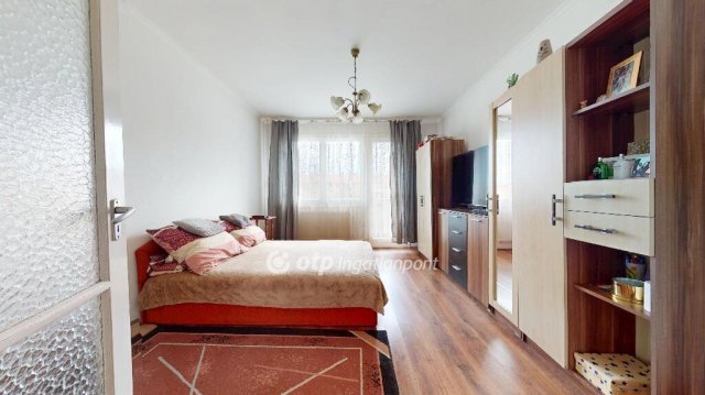 Eladó téglalakás, Nyírbátorban 37.5 M Ft, 1+2 szobás