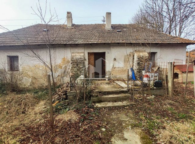 Eladó sorház, Nagyvázsonyon 26 M Ft, 1+1 szobás