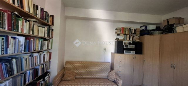 Eladó téglalakás, Pécsett 32.9 M Ft, 2 szobás