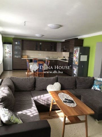 Eladó családi ház, Kisbéren 78.5 M Ft, 5 szobás