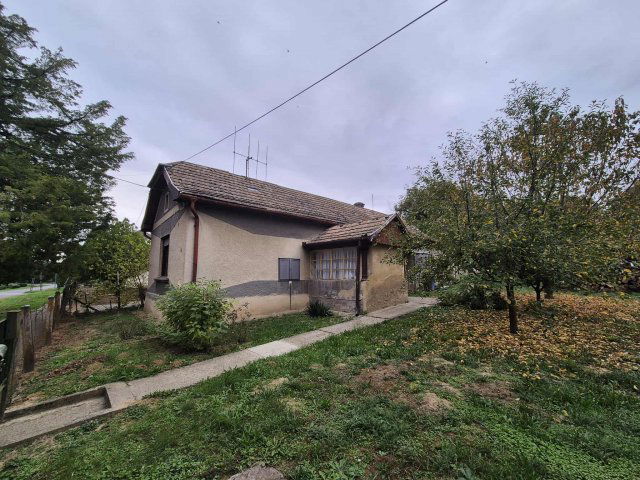 Eladó családi ház, Mozsgón 21 M Ft, 2 szobás