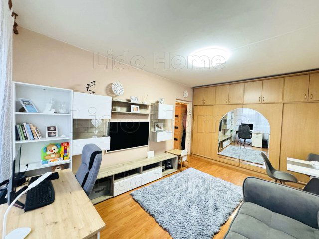 Eladó panellakás, Győrött 51.9 M Ft, 2 szobás