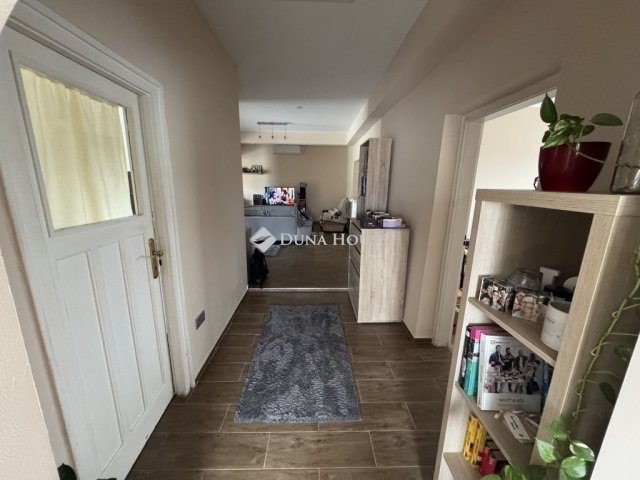 Eladó családi ház, Pécsett 82 M Ft, 3 szobás