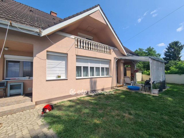 Eladó családi ház, Sárándon 59.9 M Ft, 4 szobás