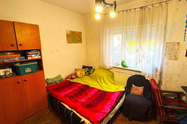 Eladó családi ház, Mendén 56.9 M Ft, 4 szobás